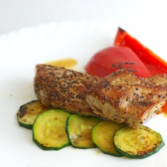 Тунец с овощами