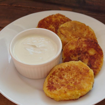 Розовые сырники