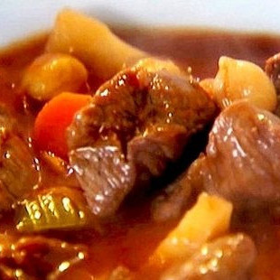 Гуляш из курицы в мультиварке