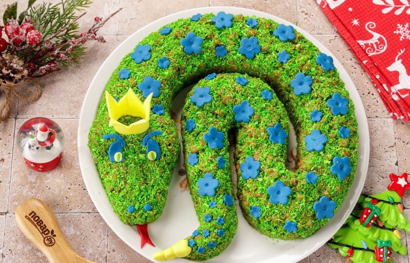 1. Этап. Новогодний торт Зеленая Змея: Новогодний торт 