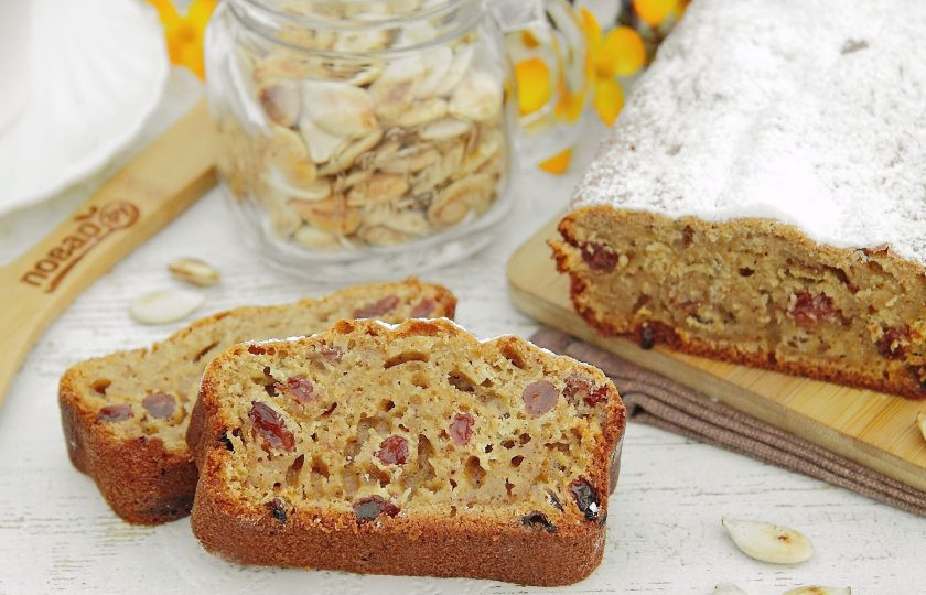 1. Этап. Тыквенный кекс с изюмом: Перед подачей по желанию посыпаем кекс сахарной пудрой или поливаем любимой глазурью. Тыквенный кекс с изюмом готов. Приятного аппетита!