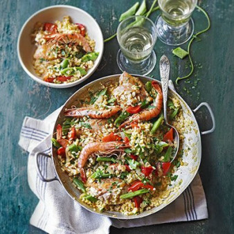 Runner bean & prawn paella
