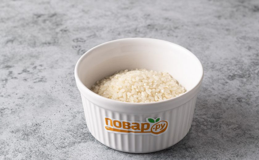 1. Этап. Рисовая мука в домашних условиях: Подготовьте рис.