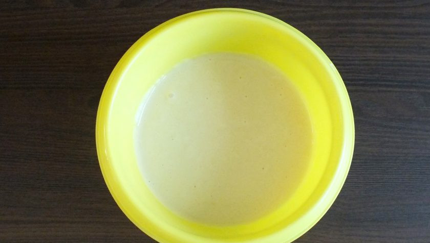 1. Этап. Киш с малиной: Перемешайте. Должна получиться масса, похожая по консистенции на заварной крем.