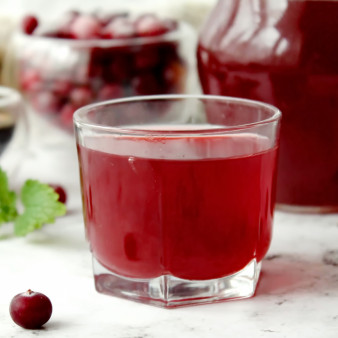 Лимонад с бузиной, клюквой и пряностями