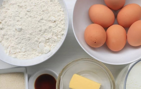 1. Этап. Французские блинчики на молоке: 1. Вот такие ингредиенты мы будем использовать, чтобы испечь французские блинчики на молоке.