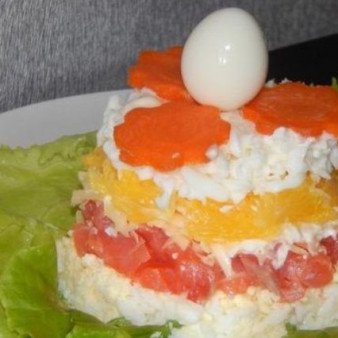 Салат с лососем и сыром