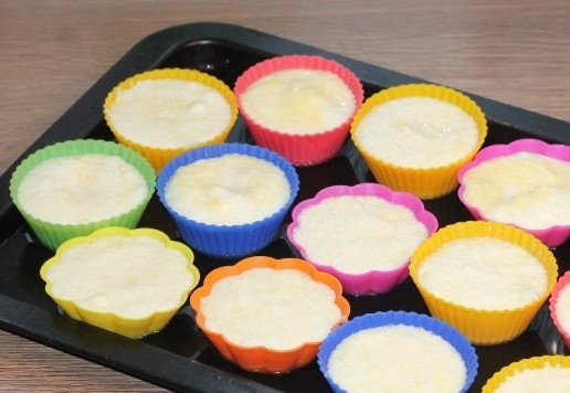 1. Этап. Ванильно-медовое суфле из поленты: 13. Ставим противень в разогретую до 170 С духовку на 1 час. Температуру не увеличиваем, иначе суфле осядет. Остужаем суфле лучше в духовке при выключенном огне.