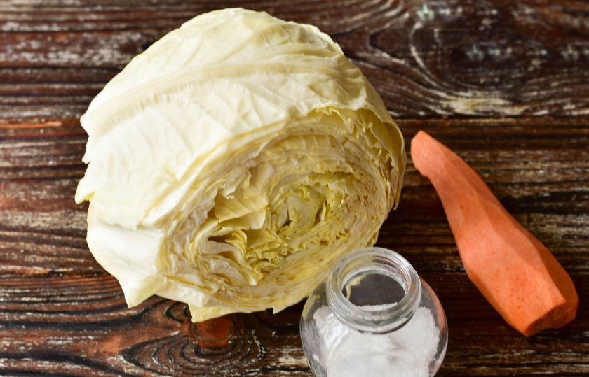 1. Этап. Капуста без сахара на зиму: Подготовьте ингредиенты.