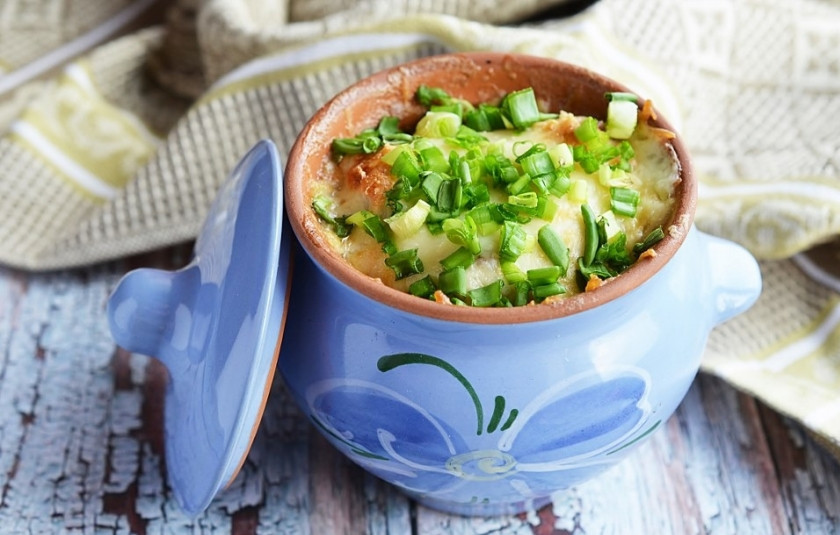 1. Этап. Сусамыр: Запекайте в разогретой до 180 градусов духовке около 15-25 минут до золотистой корочки. При подаче посыпьте зеленым луком.