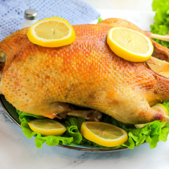 Утка с сельдереем в духовке