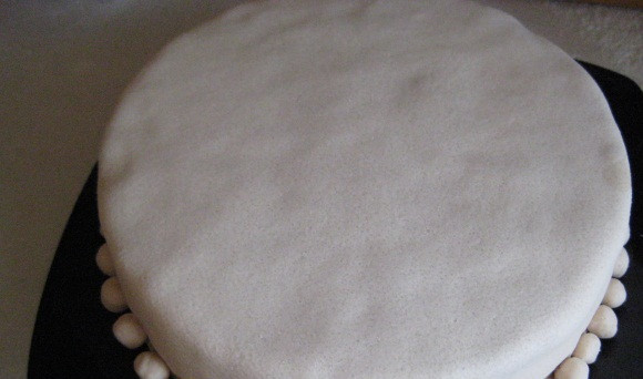 1. Этап. Торт Италия: 8. Их можно выложить вокруг тортика или украсить ими торт 