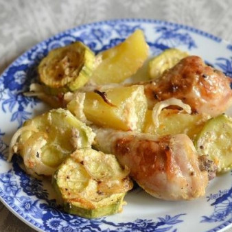 Кабачки, запеченные с курицей