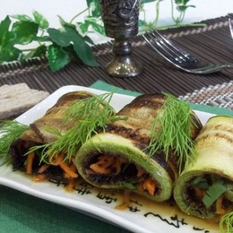 Закусочные рулетики из кабачков