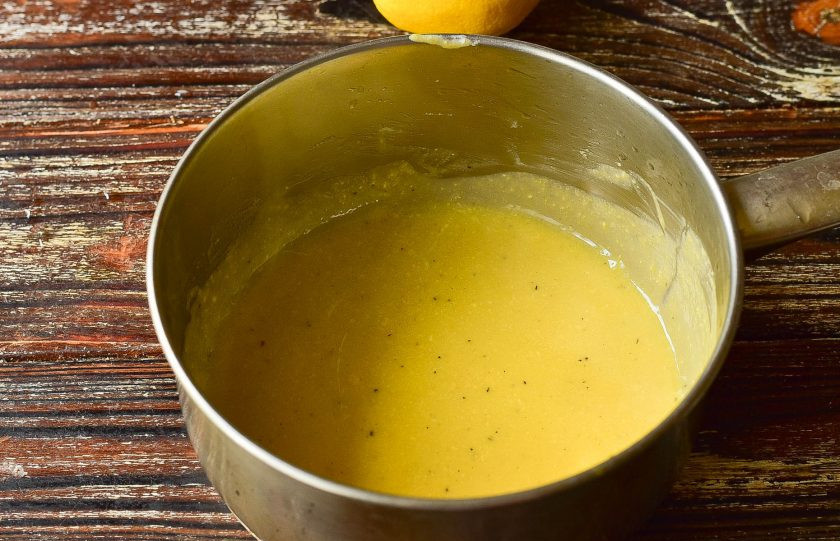 1. Этап. Лимонный соус к рыбе: Нагрейте все до тех пор, пока сливочное масло не растворится.