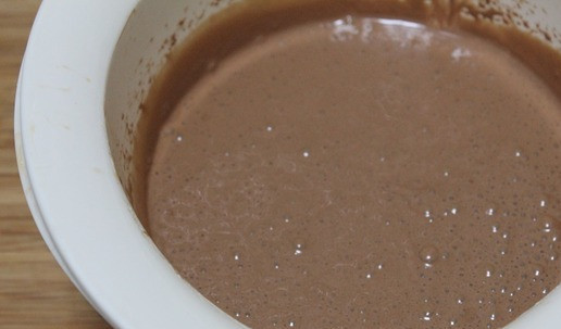 1. Этап. Шоколадный торт Для тебя: Растопить масло с шоколадом и влить, продолжая работать миксером