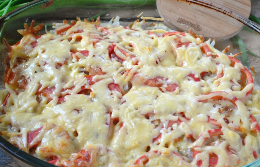 1. Этап. Мясо под шубой: 10. Мясо под шубой готово. К нему никакого гарнира не нужно, просто подайте мясо под шубой со свежим салатом. Приятного аппетита!