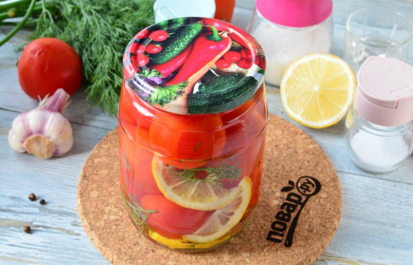 1. Этап. Маринованные помидоры с лимоном на зиму: Храните помидоры в кладовой до зимы. Приятного аппетита!