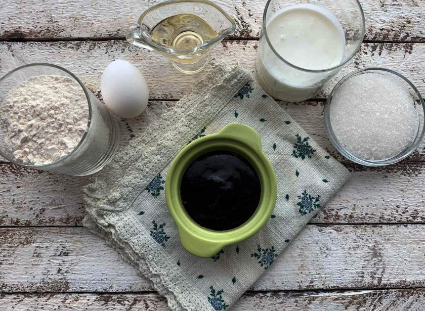 1. Этап. Кексы с повидлом: Подготовьте все необходимые ингредиенты.