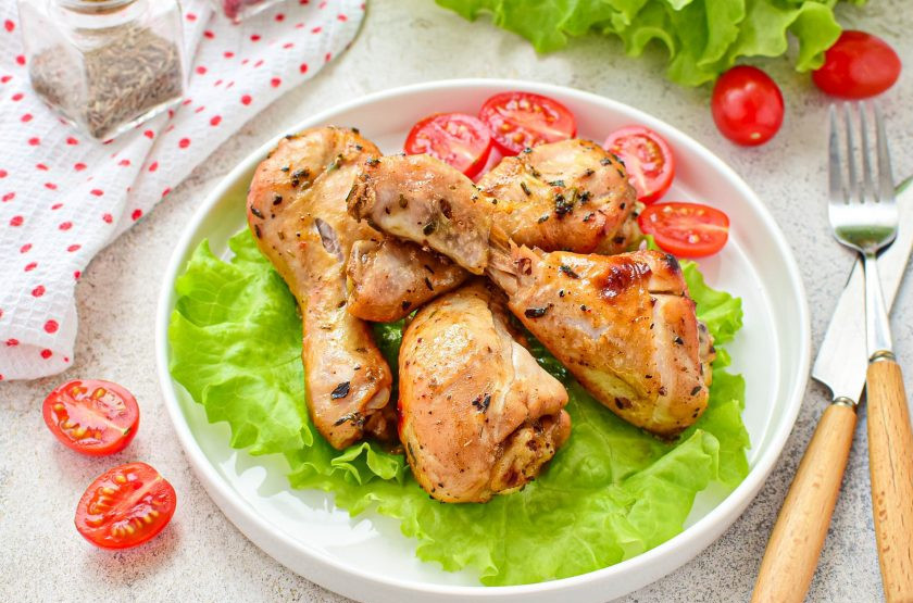 1. Этап. Куриные голени в соевом соусе в духовке: Они очень вкусные в горячем виде.