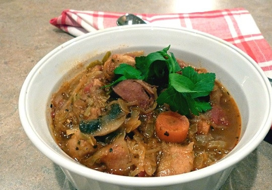 1. Этап. Жаркое по-польски: 7 Жаркое по-польски томите около 2.5-3 часов. Перед подачей можно добавить свежую зелень. Приятного аппетита!