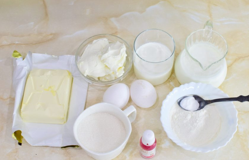 1. Этап. Ванильные кексы с кремом: Для приготовления ванильных кексов подготовьте необходимые ингредиенты.