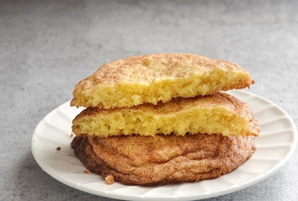 1. Этап. Очень простое печенье: 8. Готовое печенье будет мягкое, подавайте его теплым с чашкой кофе или чая.