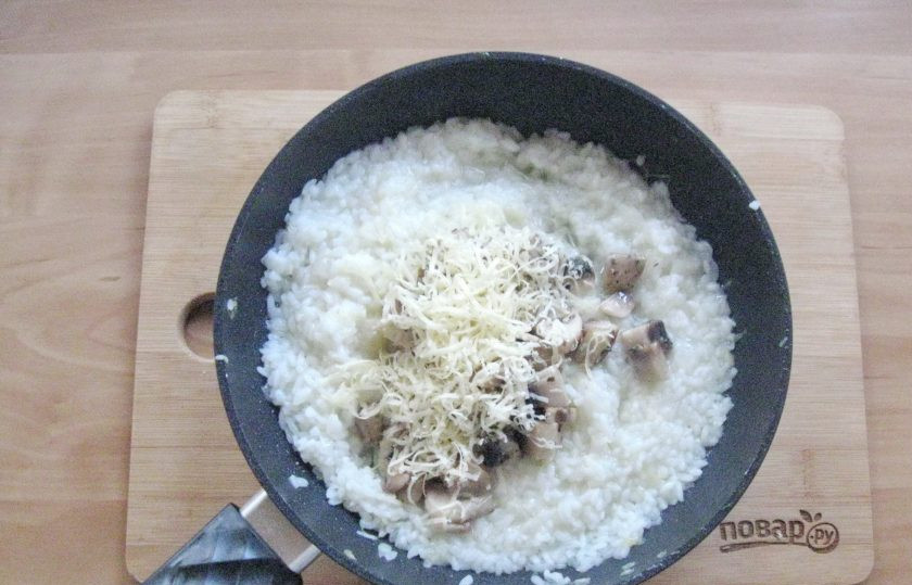 1. Этап. Ризотто по-итальянски: И тертый сыр.