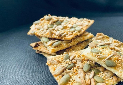 1. Этап. Крекер с семечками: Приятного аппетита!