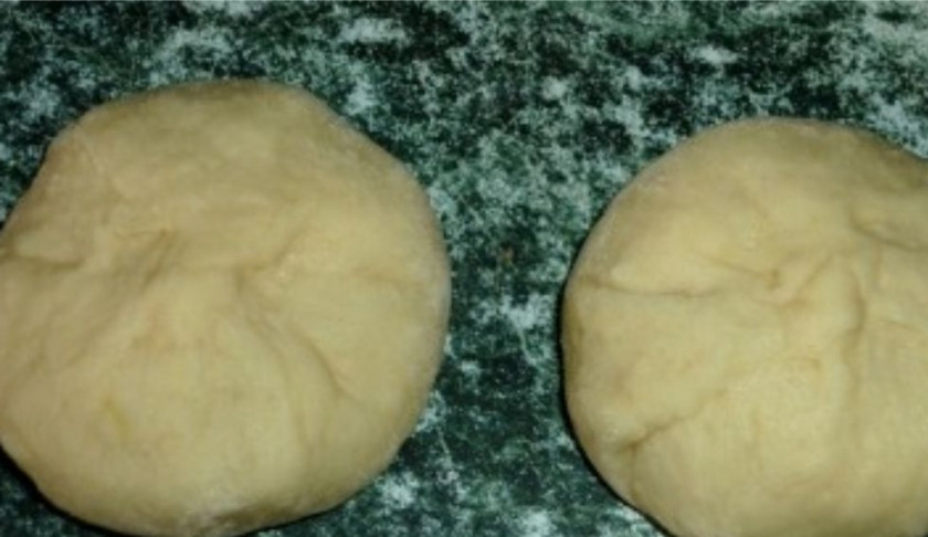 1. Этап. Галушки с фаршем: 5. Слепливаем тесто в мешочки.