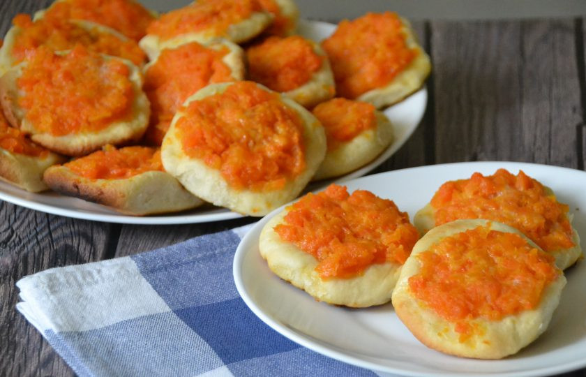 1. Этап. Морковные шаньги: Морковные шаньги готовы, можно звать домашних на вкусное чаепитие. Шаньги получились яркими, солнечными, вкусными. Приятного аппетита!