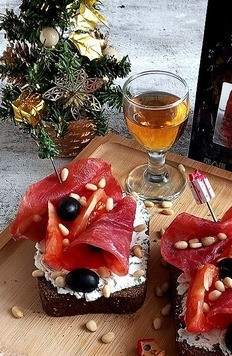 1. Этап. Закусочные брускетты: Всё готово! Встречаем неожиданного гостя!