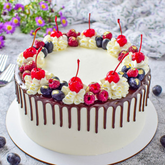 Торт «Молочная девочка» с кремом чиз