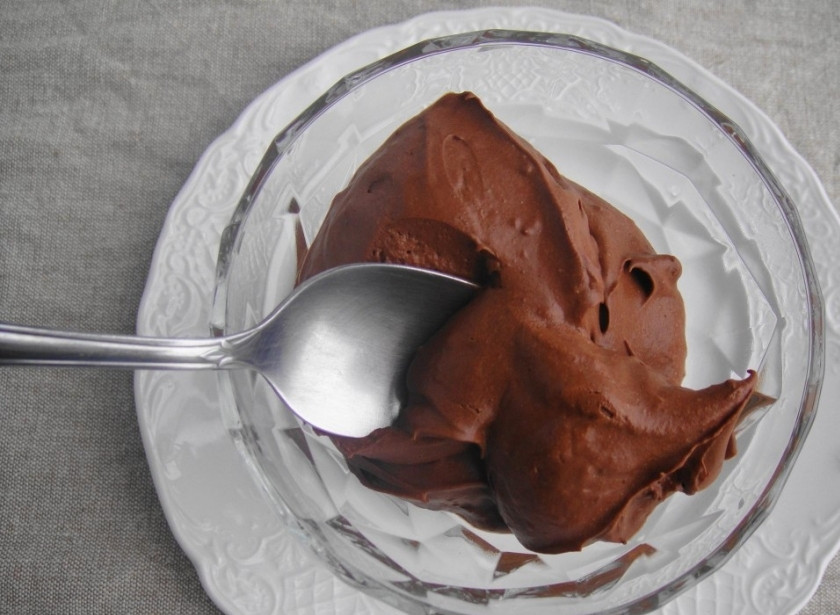 1. Этап. Шоколадный мусс без яиц: У вас получился вот такой замечательный шоколадный мусс без яиц.