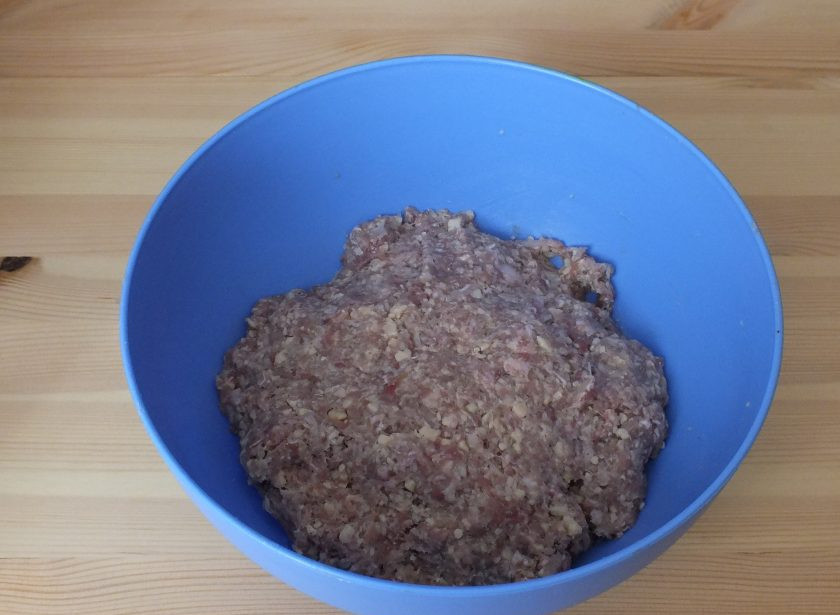 1. Этап. Пельмени с сыром и мясом: Фарш готов.