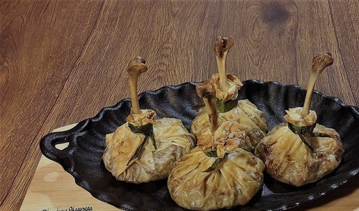 1. Этап. Утиные голени на косточке в мешочках: Запекать в духовке на том же режиме до зарумянивания теста. Праздничное блюдо - готово! Поздравляю всех ЗАЩИТНИКОВ РОДИНЫ с праздником!!!