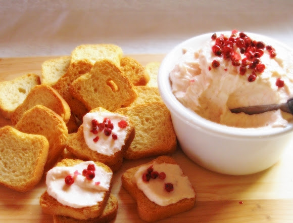 1. Этап. Паштет из лосося: 4. Паштет из лосося готов! Приятного аппетита! Подавайте с крекерами или тостами.