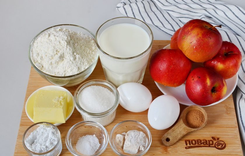 1. Этап. Дрожжевой пирог с яблоками и корицей: Подготовьте ингредиенты для теста и начинки. Приступим!