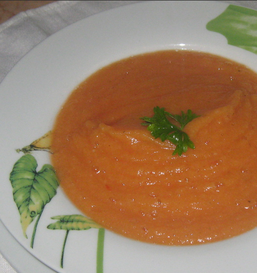 1. Этап. Диетический суп из цветной капусты: 3. Варим еще 5 минут. Снимаем с огня, чуть остужаем и перетираем все вместе в блендере. Суп готов!