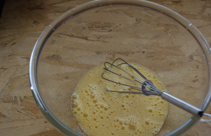 1. Этап. Блины (классический рецепт): Взбейте все до однородности.