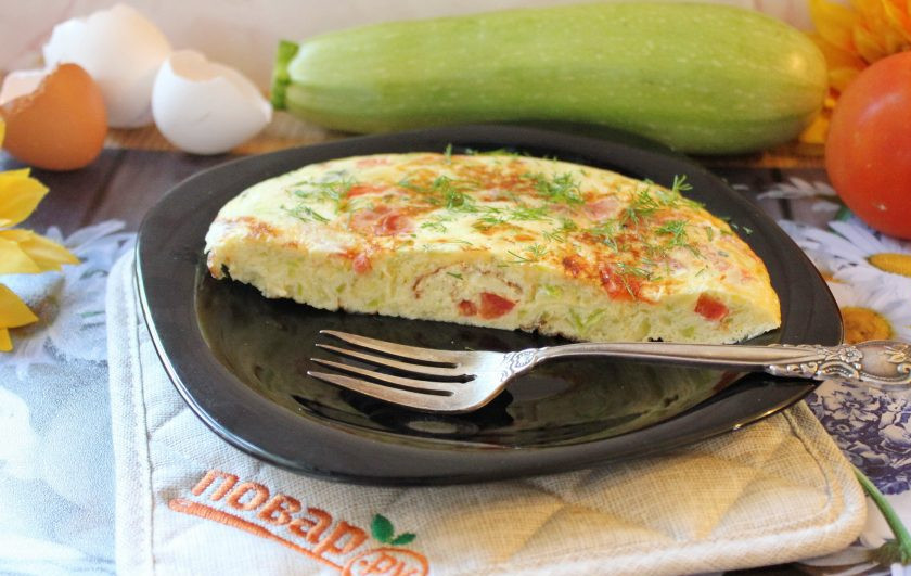 1. Этап. Омлет с сыром и кабачком: Омлет с кабачком и сыром готов.
