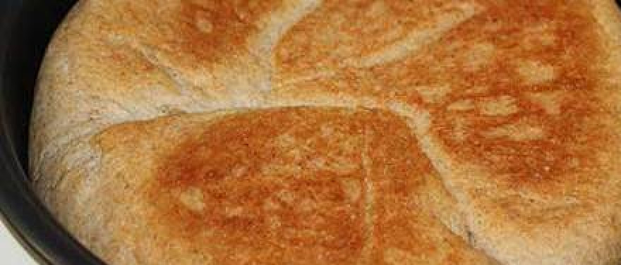 1. Этап. Кукурузный хлеб в мультиварке: 5. Переворачиваем румяной стороной вверх, - наш аппетитный кукурузный хлеб готов!