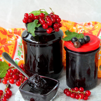 Конфитюр из черной и красной смородины
