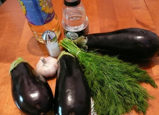 1. Этап. Быстро маринованные баклажаны: Готовим продукты, необходимые для маринования.