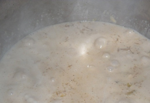 1. Этап. Суп-пюре из цветной капусты: Варим 5 минут и убираем кастрюлю с огня.