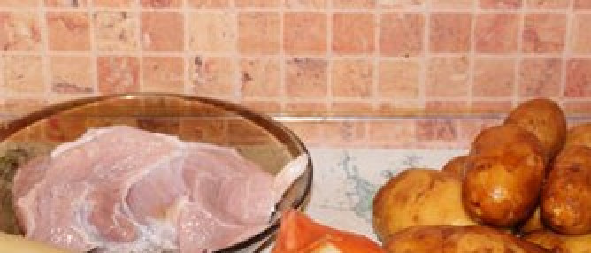 1. Этап. Свинина с кабачками в мультиварке: 1. Это блюдо можно готовить с картофелем. Так у нас получится рагу с мясом и овощами. Очень советую попробовать!