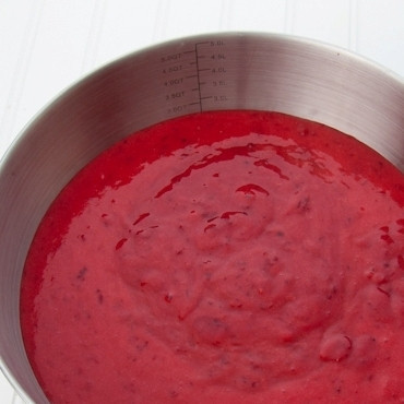 1. Этап. Сливовая смоква: Переливаем в крупную миску.