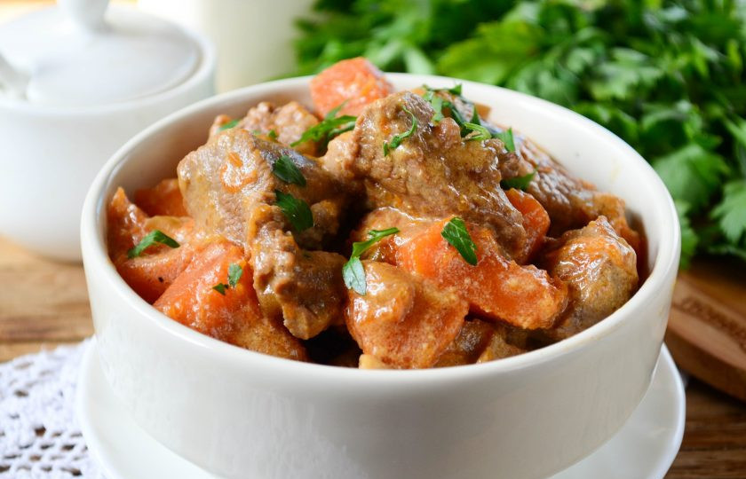 1. Этап. Свинина с тыквой: Свинина с тыквой готова. Подавайте с овощными салатиками и заготовками. Приятного аппетита!