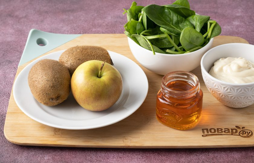 1. Этап. Зелёный смузи с киви и медом: Подготовьте все ингредиенты.