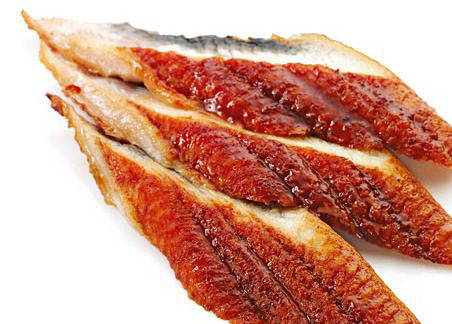 1. Этап. Кляр для суши: Добавьте копченого угря.